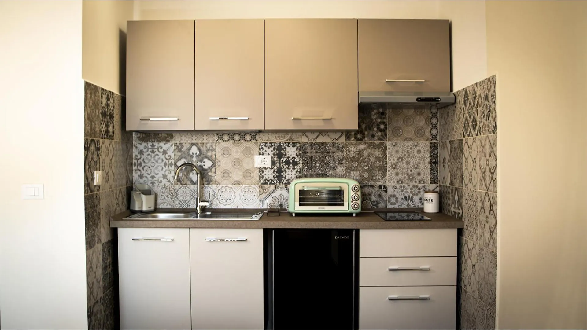 La Maison D'Ambre - Spazioso Appartamento Catania Centro - 2 Minuti Dalla Metro