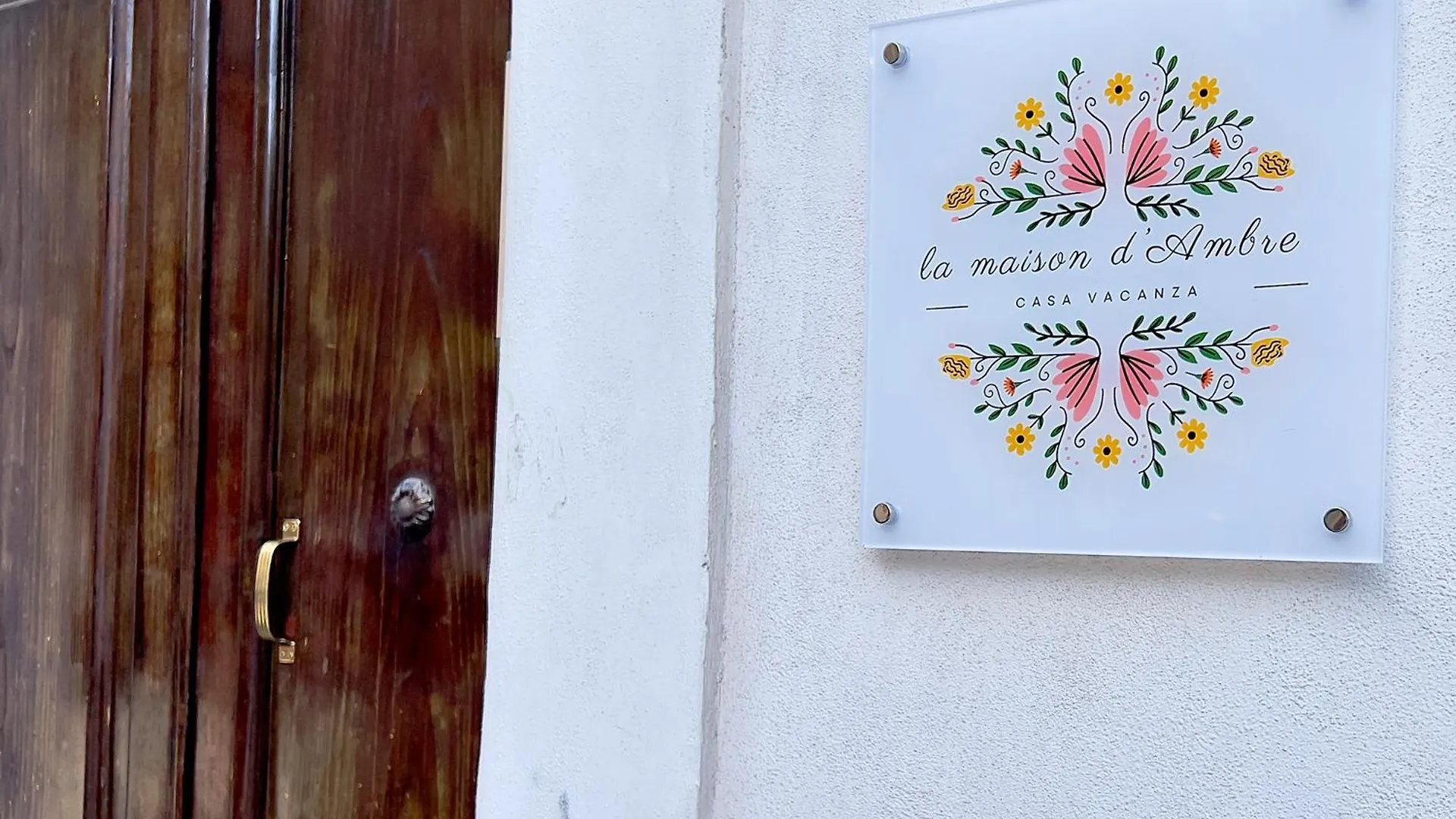 La Maison D'Ambre - Spazioso Appartamento Catania Centro - 2 Minuti Dalla Metro 0*,